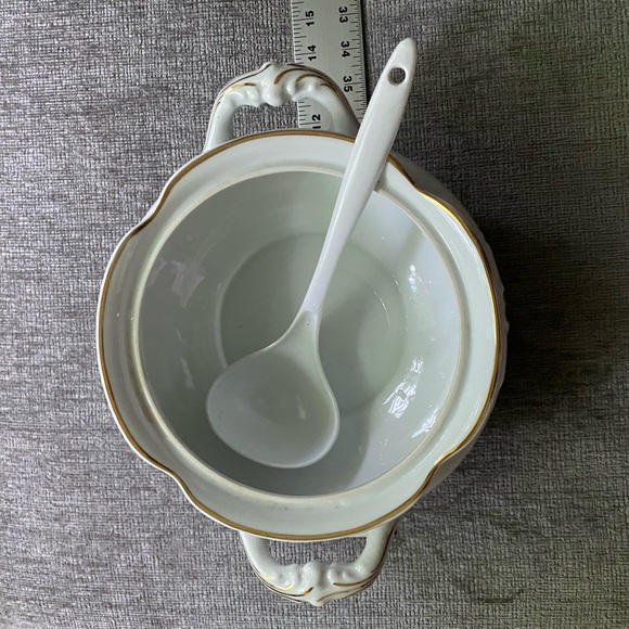 Tureen & Lid without Underplate by Royal Kent (Poland)
Tureen & Lid only - Picture 4 of 8